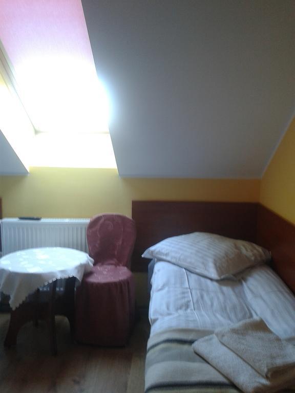 Gosciniec Sloneczny Hotel Drzonkow Room photo